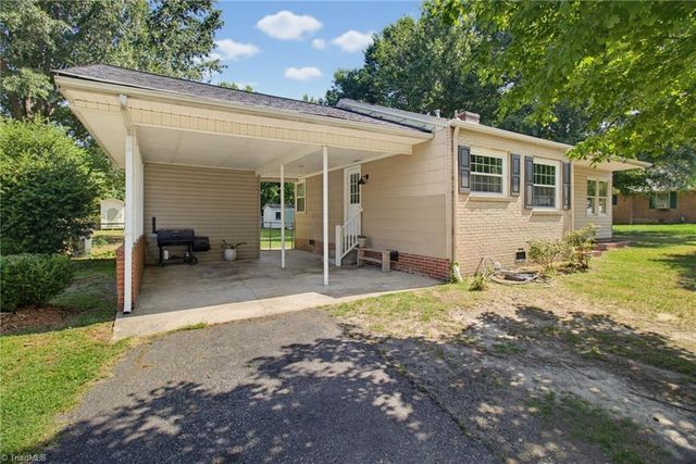 297 Pleasant Grove Church Road, Thomasville, NC 27360