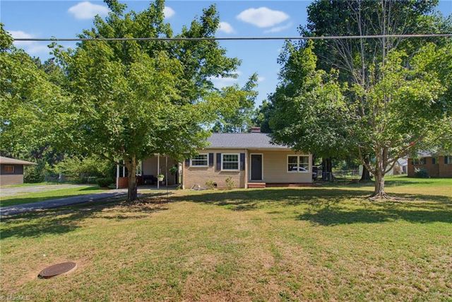 297 Pleasant Grove Church Road, Thomasville, NC 27360