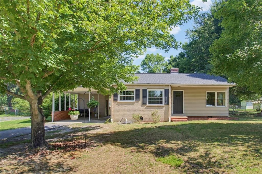 297 Pleasant Grove Church Road, Thomasville, NC 27360