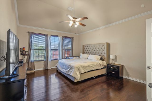 1056 Kaylie Street, Grand Prairie, TX 75052