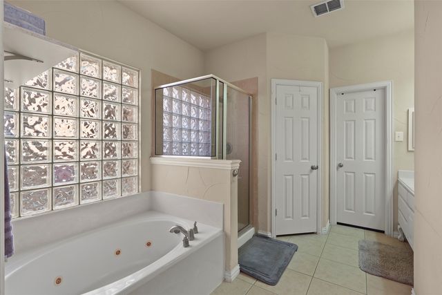 1056 Kaylie Street, Grand Prairie, TX 75052