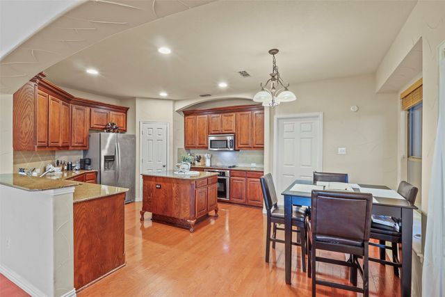 1056 Kaylie Street, Grand Prairie, TX 75052