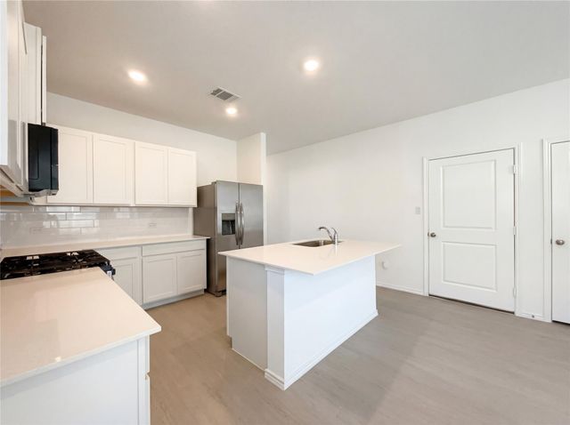 177 Cibolo Creek LOOP, Bastrop, TX 78602