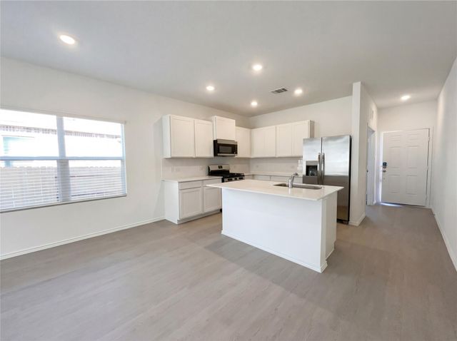 177 Cibolo Creek LOOP, Bastrop, TX 78602