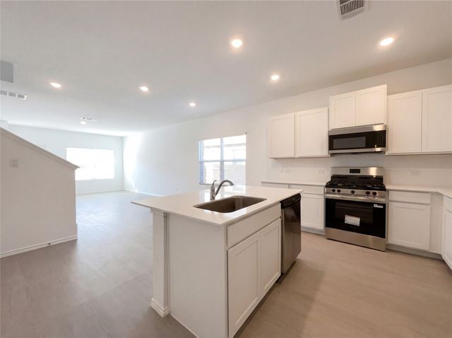 177 Cibolo Creek LOOP, Bastrop, TX 78602