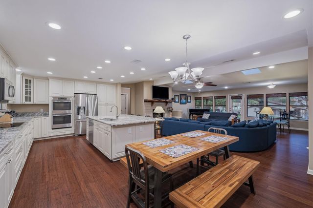 206 E Pheasant RD, Highland Haven, TX 78654