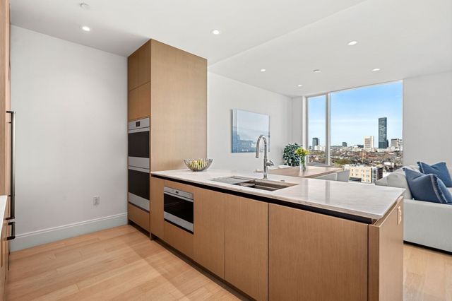 380 Harrison Ave 14-G, Boston, MA 02118