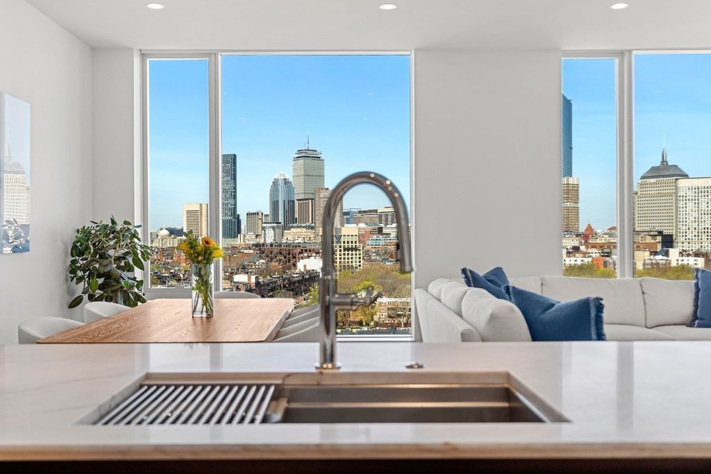 380 Harrison Ave 14-G, Boston, MA 02118