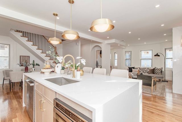 123 Mt Vernon Street 1, Newton, MA 02465