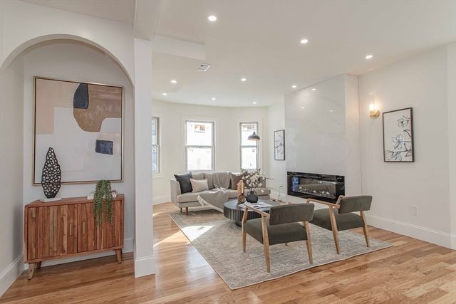 123 Mt Vernon Street 1, Newton, MA 02465