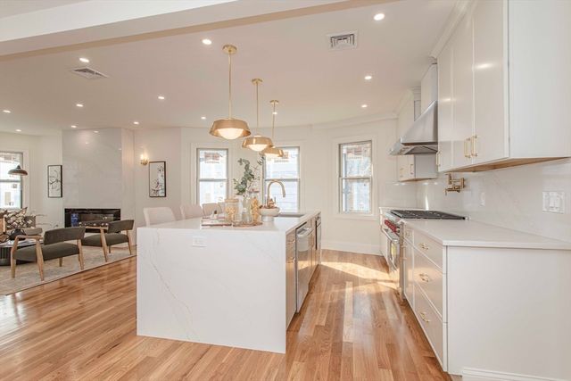 123 Mt Vernon Street 1, Newton, MA 02465