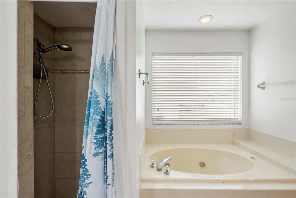 Image 37 of property listing at 2233 ARDON AVENUE, Orlando, FL 32833