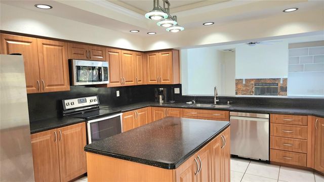 3037 CREST DRIVE, Clearwater, FL 33759