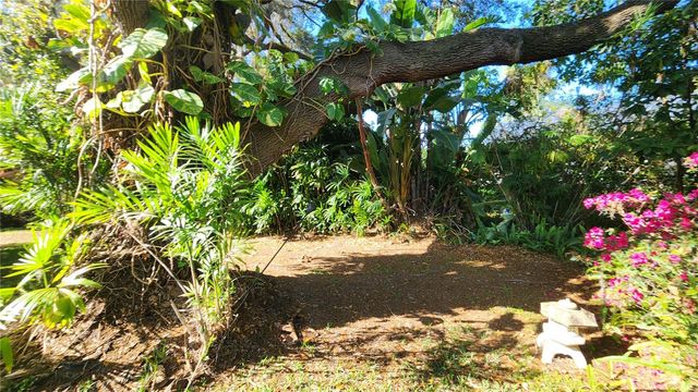 3037 CREST DRIVE, Clearwater, FL 33759