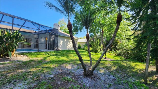 3037 CREST DRIVE, Clearwater, FL 33759