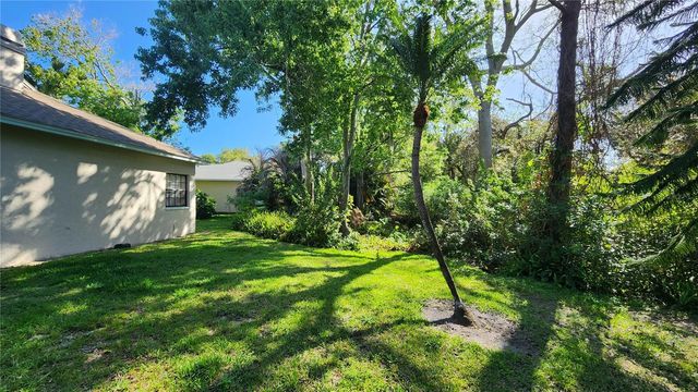 3037 CREST DRIVE, Clearwater, FL 33759