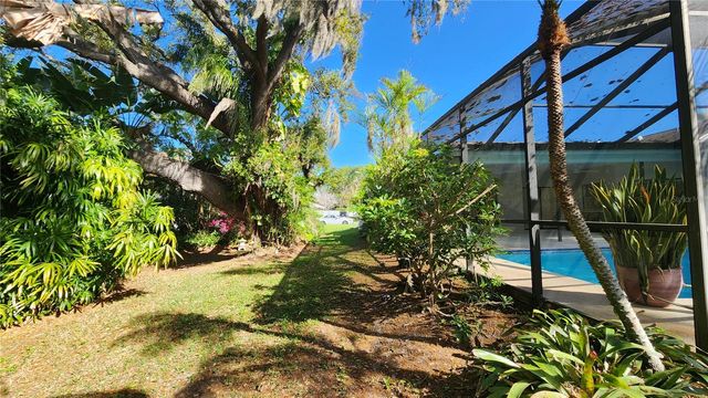 3037 CREST DRIVE, Clearwater, FL 33759