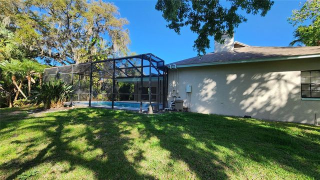3037 CREST DRIVE, Clearwater, FL 33759