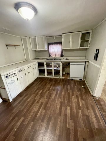 318 Highway 20, Summertown, TN 38483