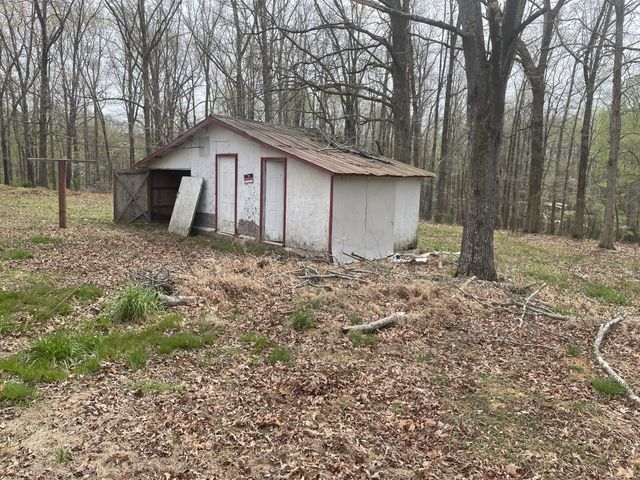 318 Highway 20, Summertown, TN 38483