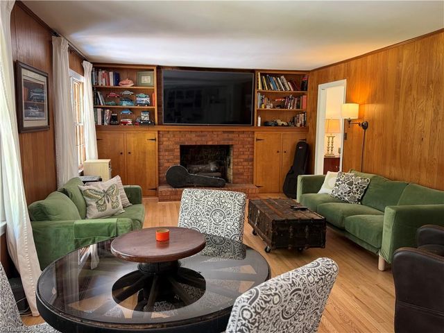 125 James Street, Elkin, NC 28621