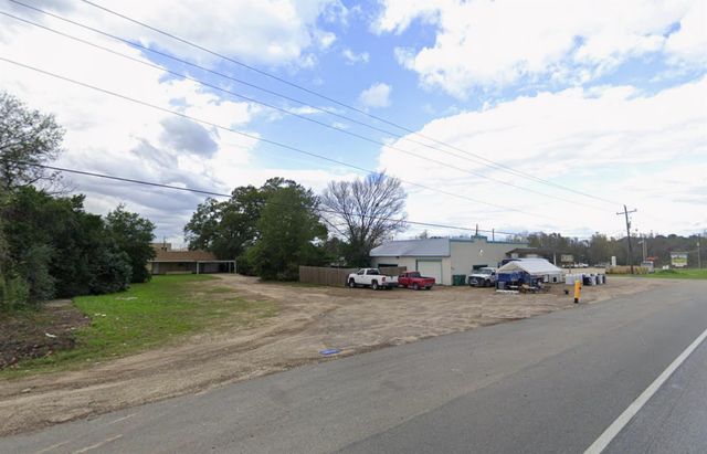 613, 615 & 617 N Highway 75, Willis, TX 77378