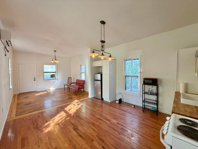 811 S Connor Avenue, Joplin, MO 64801