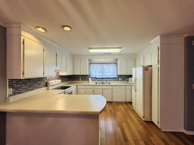 4 Thomas Walter Circle, Santee, SC 29142