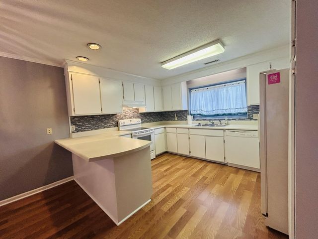 4 Thomas Walter Circle, Santee, SC 29142