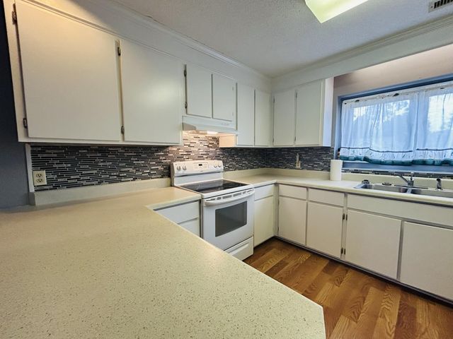 4 Thomas Walter Circle, Santee, SC 29142