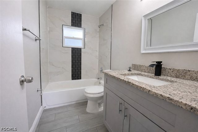 5451 11th AVE, Fort Myers, FL 33907