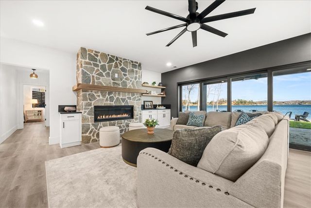 12048 Carnelda Drive, Seneca, SC 29672