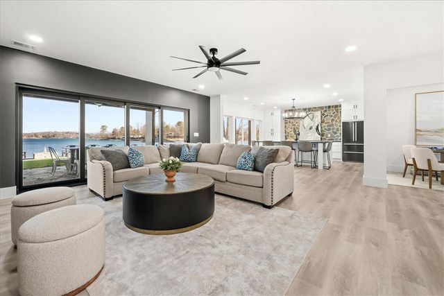 12048 Carnelda Drive, Seneca, SC 29672