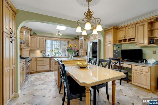 16 Shephard Road, West Milford, NJ 07421
