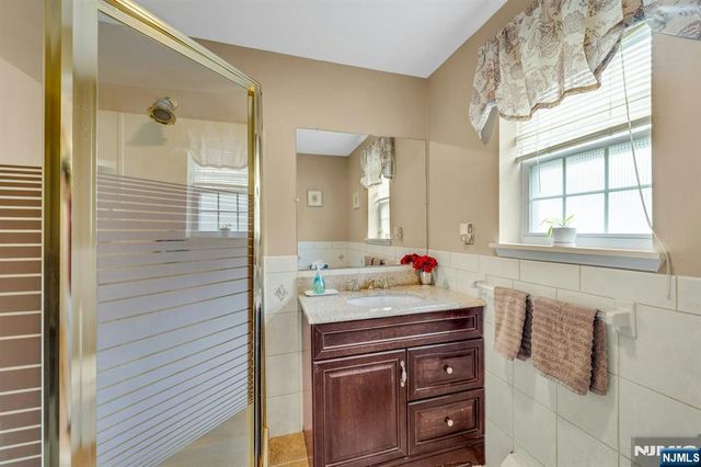 16 Shephard Road, West Milford, NJ 07421
