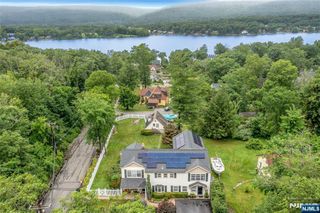 16 Shephard Road, West Milford, NJ 07421