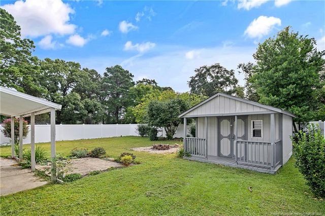 128 W Circle Court, Fayetteville, NC 28301