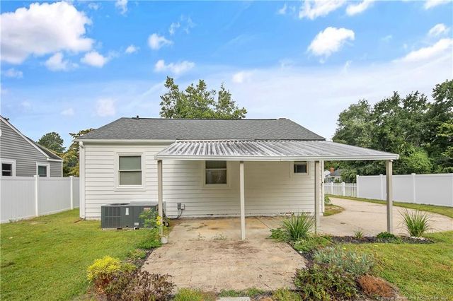 128 W Circle Court, Fayetteville, NC 28301