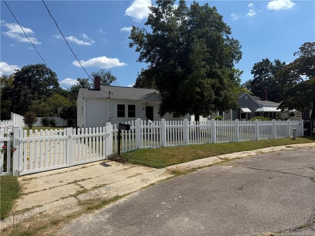 128 W Circle Court, Fayetteville, NC 28301