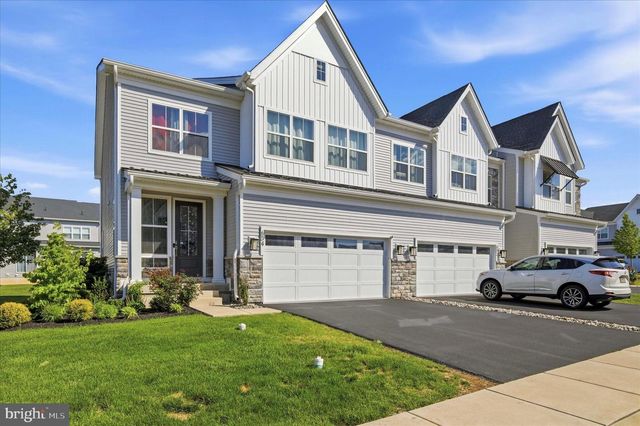 604 MCNAIR DR, Warrington, PA 18976