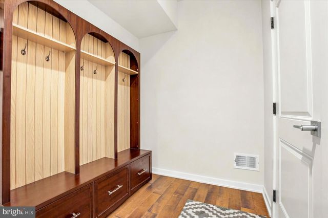 604 MCNAIR DR, Warrington, PA 18976