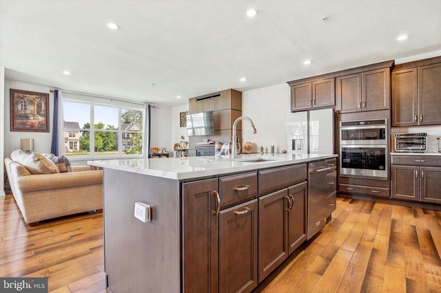 604 MCNAIR DR, Warrington, PA 18976