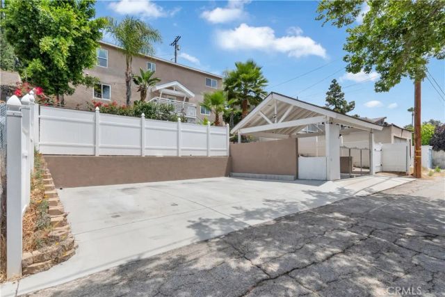 8926 Oswego Street, Sunland, CA 91040