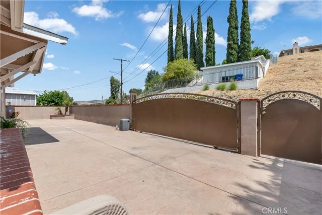 8926 Oswego Street, Sunland, CA 91040