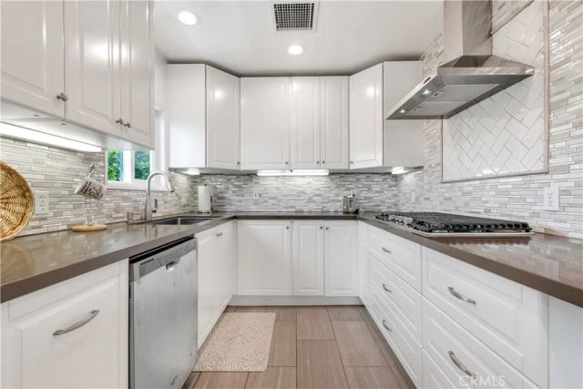 8926 Oswego Street, Sunland, CA 91040