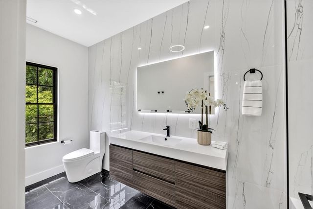 2 Buttercup Lane, Yarmouth, MA 02664