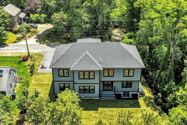 2 Buttercup Lane, Yarmouth, MA 02664