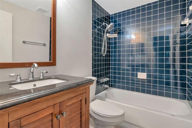 2826 W SHELTON AVENUE, Tampa, FL 33611