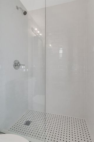 2826 W SHELTON AVENUE, Tampa, FL 33611