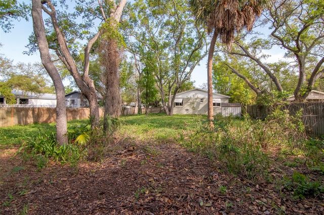 2826 W SHELTON AVENUE, Tampa, FL 33611